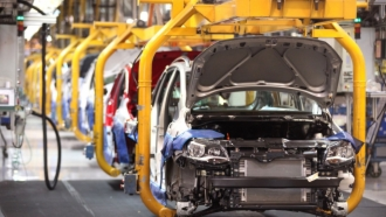 La producción automotriz bajó en septiembre 12,6% interanual