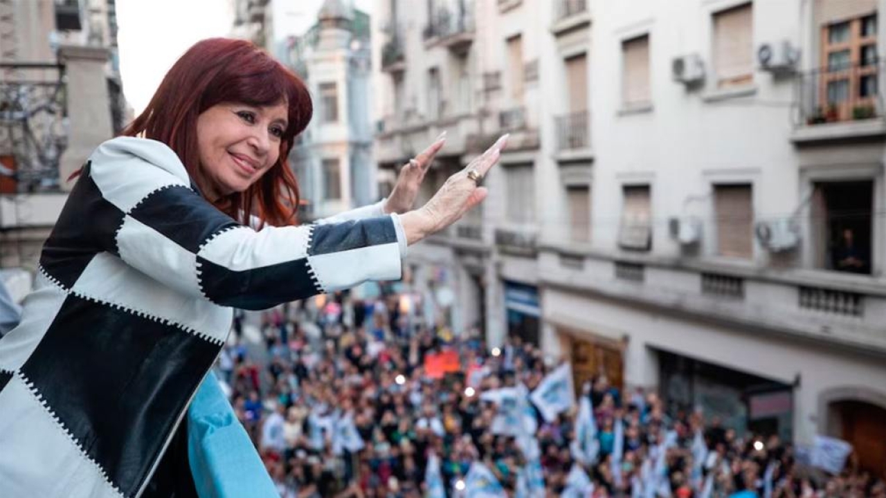 Cristina Kirchner se lanzó como candidata a presidir el PJ Nacional y pidió la unidad del peronismo