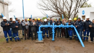 Jaldo, inauguró obras en un pozo de agua y que comenzó a producir 30.000 libros por hora en Tafí del Valle