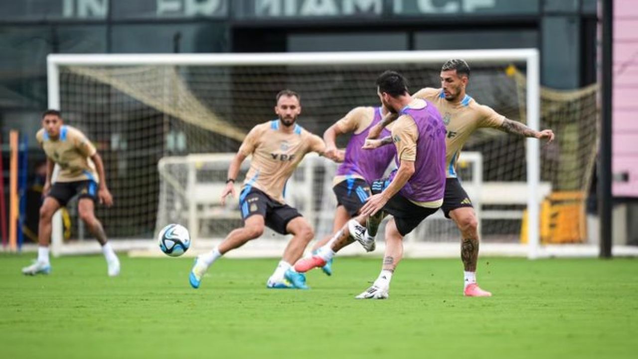 La Selección argentina, concentra en Ezeiza con vistas al partido frente a Bolivia