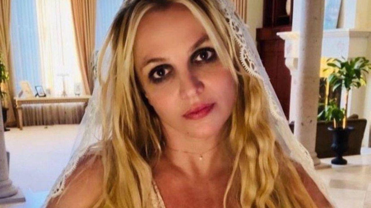 ¡De locos!: Britney Spears se casó consigo misma