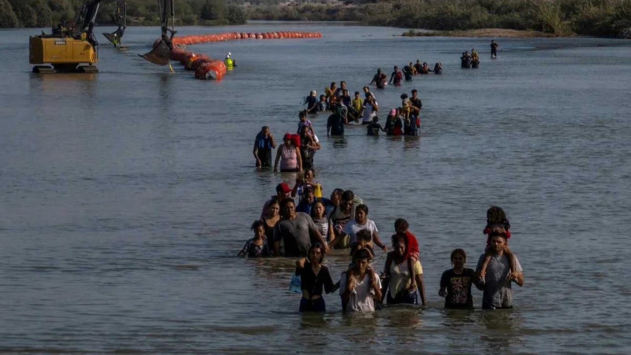 Se hundió un barco con migrantes frente a una Isla Griega y hay dos fallecidos