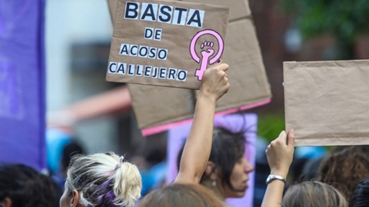 &quot;Basta de acoso callejero&quot;: la denuncia de una joven taficeña