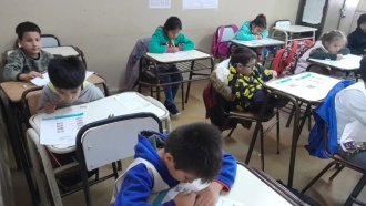 Solo 45 de 100 alumnos terminan la primaria con conocimientos básicos de Lengua y Matemáticas