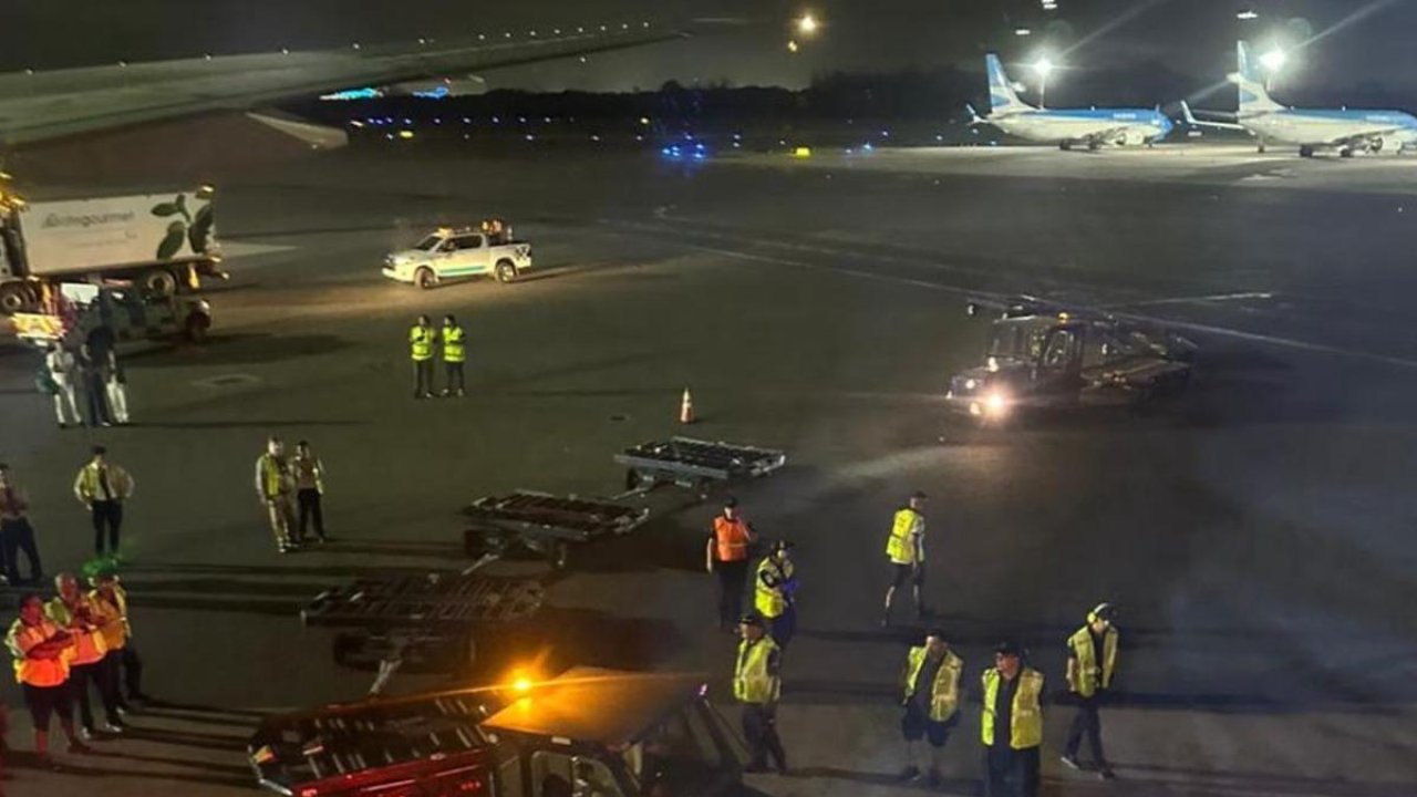 Un vuelo que partió desde Ezeiza a Nueva York tuvo un aterrizaje de emergencia por ruidos inusuales