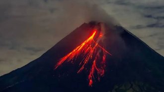 La erupción de un volcán dejó 9 muertos en Indonesia 