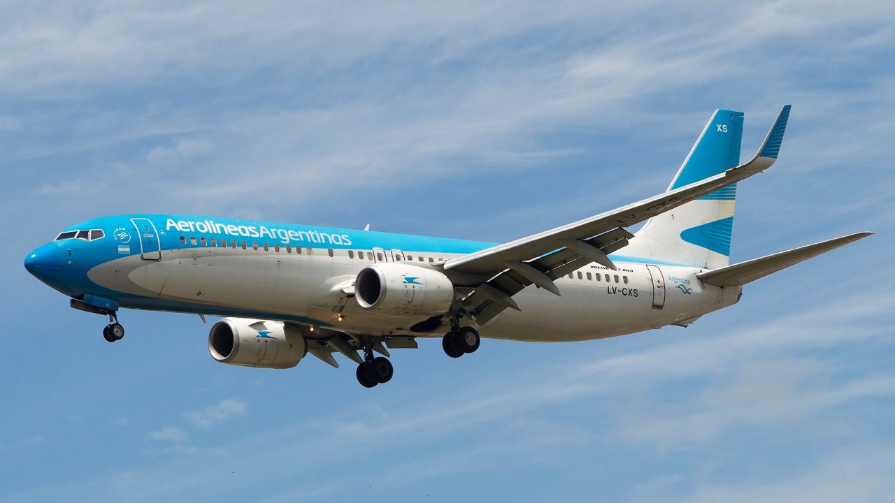 Representantes de Aerolíneas Argentinas y de los gremios firmaron un preacuerdo 