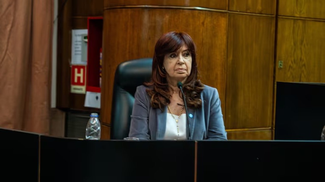 El gobierno anuló la jubilación y pensión de privilegio a Cristina Kirchner