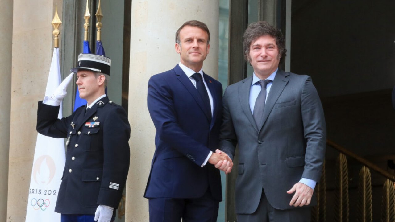 Javier Milei recibirá este domingo en Casa Rosada a Emmanuel Macron para una reunión bilateral