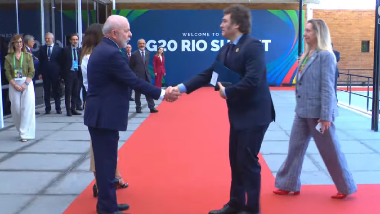 Frio saludo entre Javier Milei y Lula Da Silva en la cumbre del G20 en Brasil 