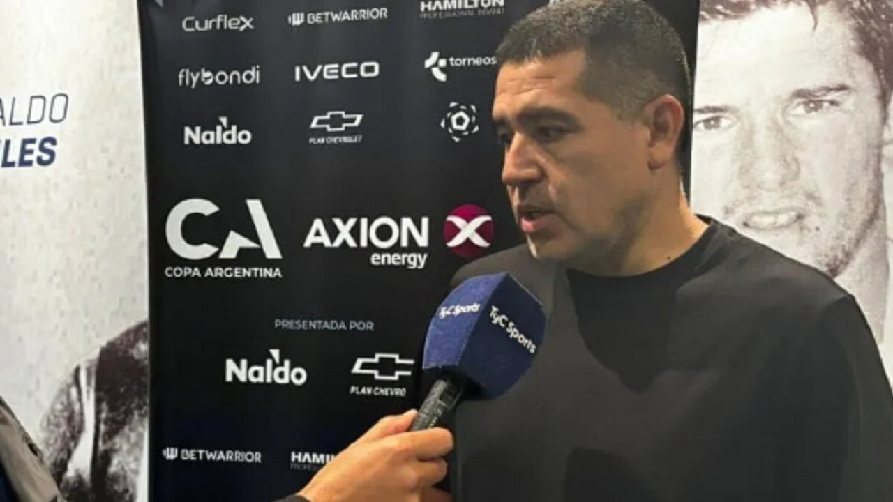 Riquelme: &quot;No escucho que otros equipos tienen la obligación de ir a la Libertadores”