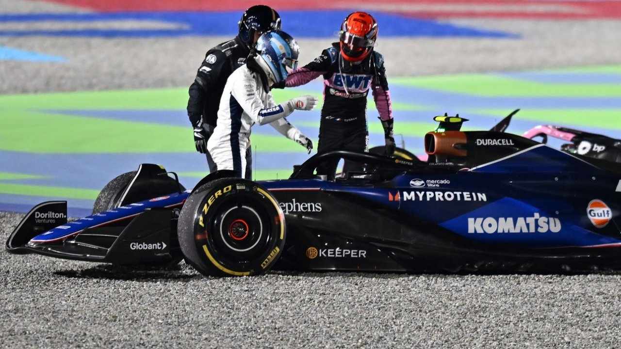 Franco Colapinto recibió un choque de Esteban Ocon  y quedó fuera de competencia