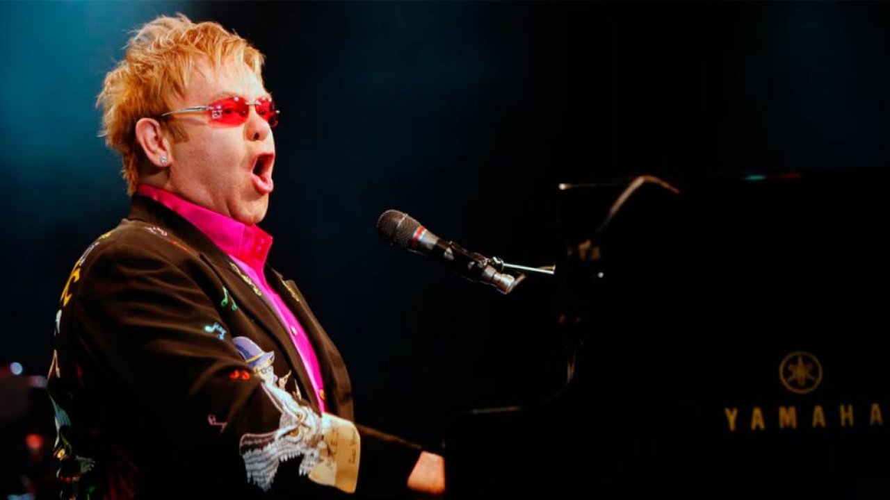 Inquieta el veloz deterioro en la salud de Elton John: ahora perdió la vista