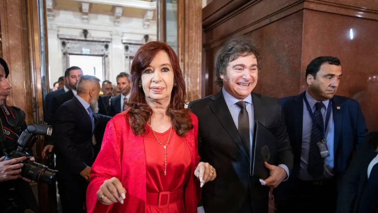 Cristina Kirchner contra Milei: &quot;Te gusta el durazno pero no te bancas la pelusa&quot;