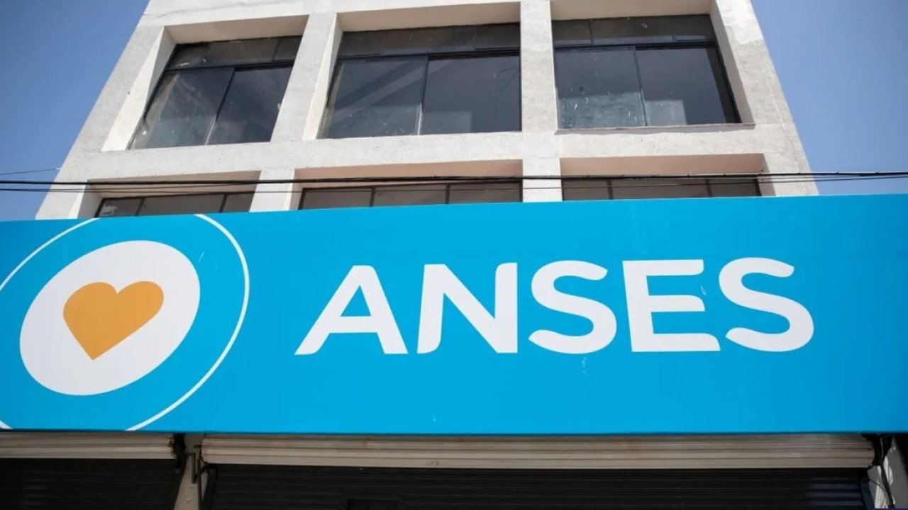 Anses avanza con el calendario de pagos de enero: quiénes cobran el bono de $70.000