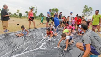 Entre juegos y lecciones, la colonia de vacaciones te espera