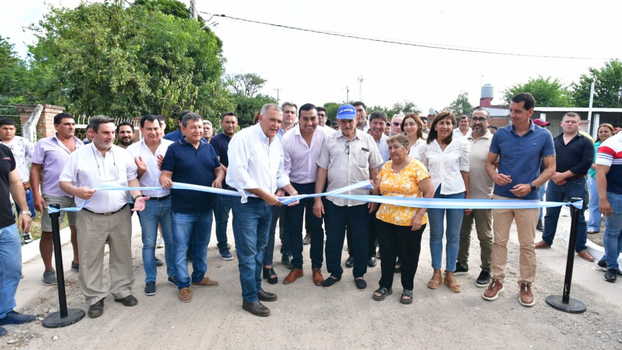 Burruyacú: Jaldo dejó inauguradas obras de urbanización y alumbrado público 