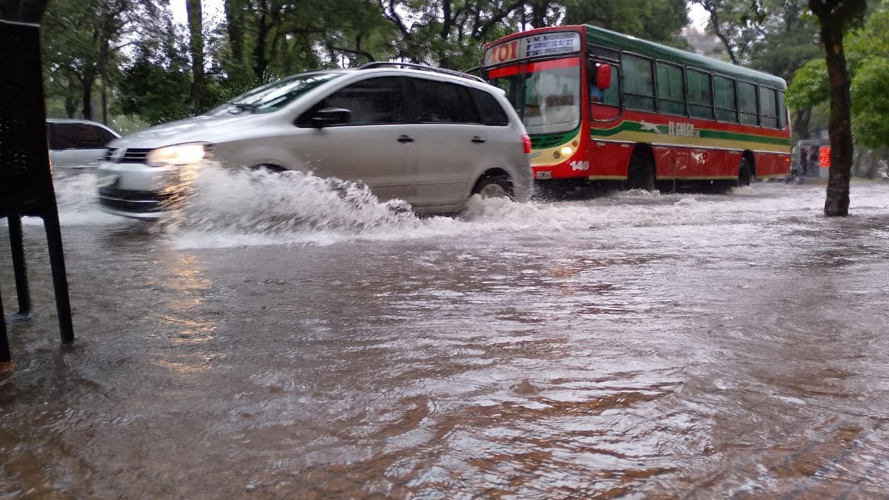 Lluvia torrencial en Tucumán: Las imágenes más impactantes