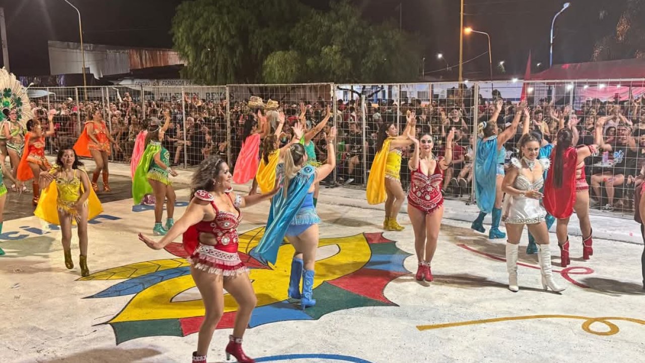 Segunda noche de los &quot;Corsos Ciudad de Aguilares 2025&quot;