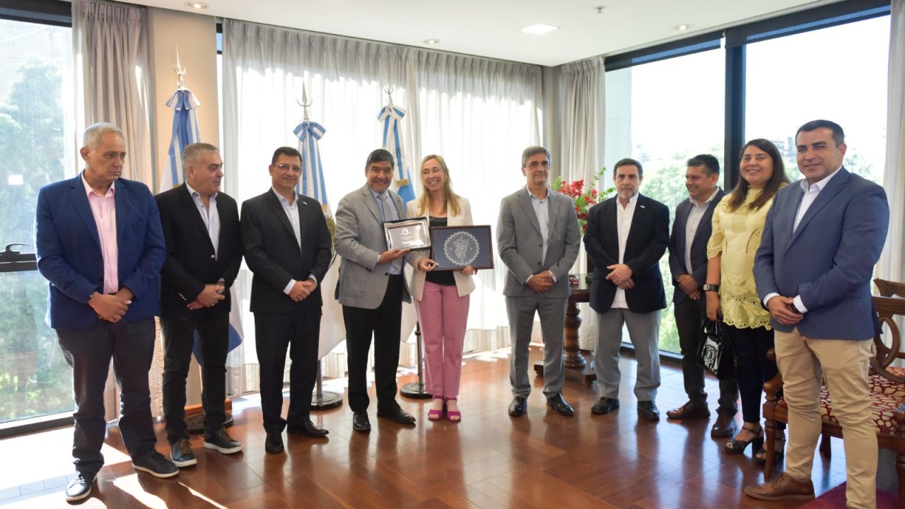 Acevedo recibió a Eva Jané Llopis, representante de la Organización Panamericana de la Salud