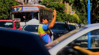 Capacitaciones, nuevos uniformes y cámaras portátiles para los agentes de tránsito