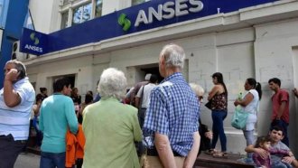 Los jubilados percibirán el bono de $70.000 durante todo el año