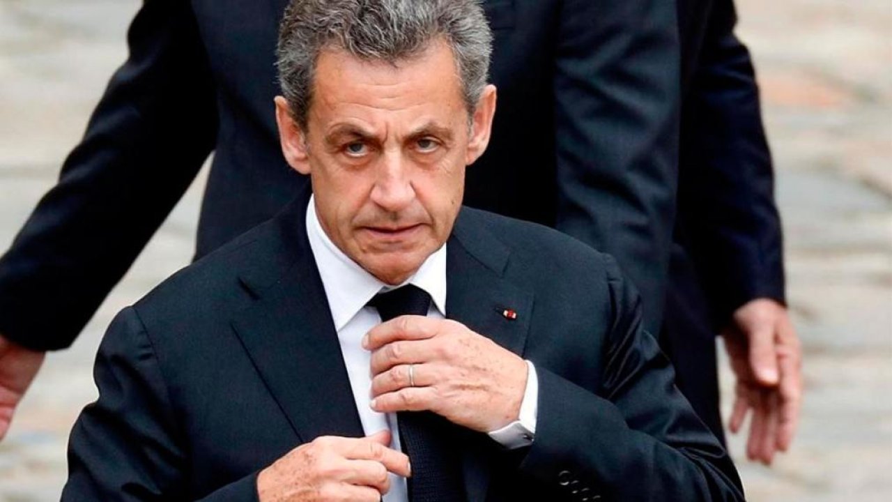 Francia: Nicolas Sarkozy condenado y con brazalete electrónico tras su sentencia