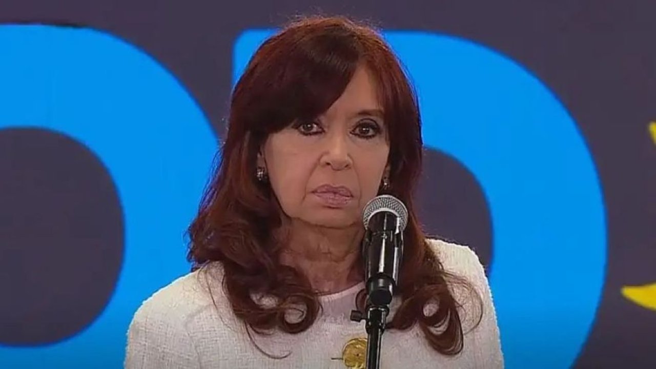 Cristina Kirchner criticó a Milei:  &quot;Convertiste a Argentina en un casino&quot; 