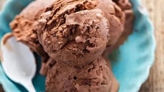 La receta de helado casero que es furor por llevar solo dos ingredientes