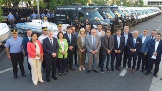 Jaldo encabezó la entrega de equipamiento para las fuerzas de seguridad