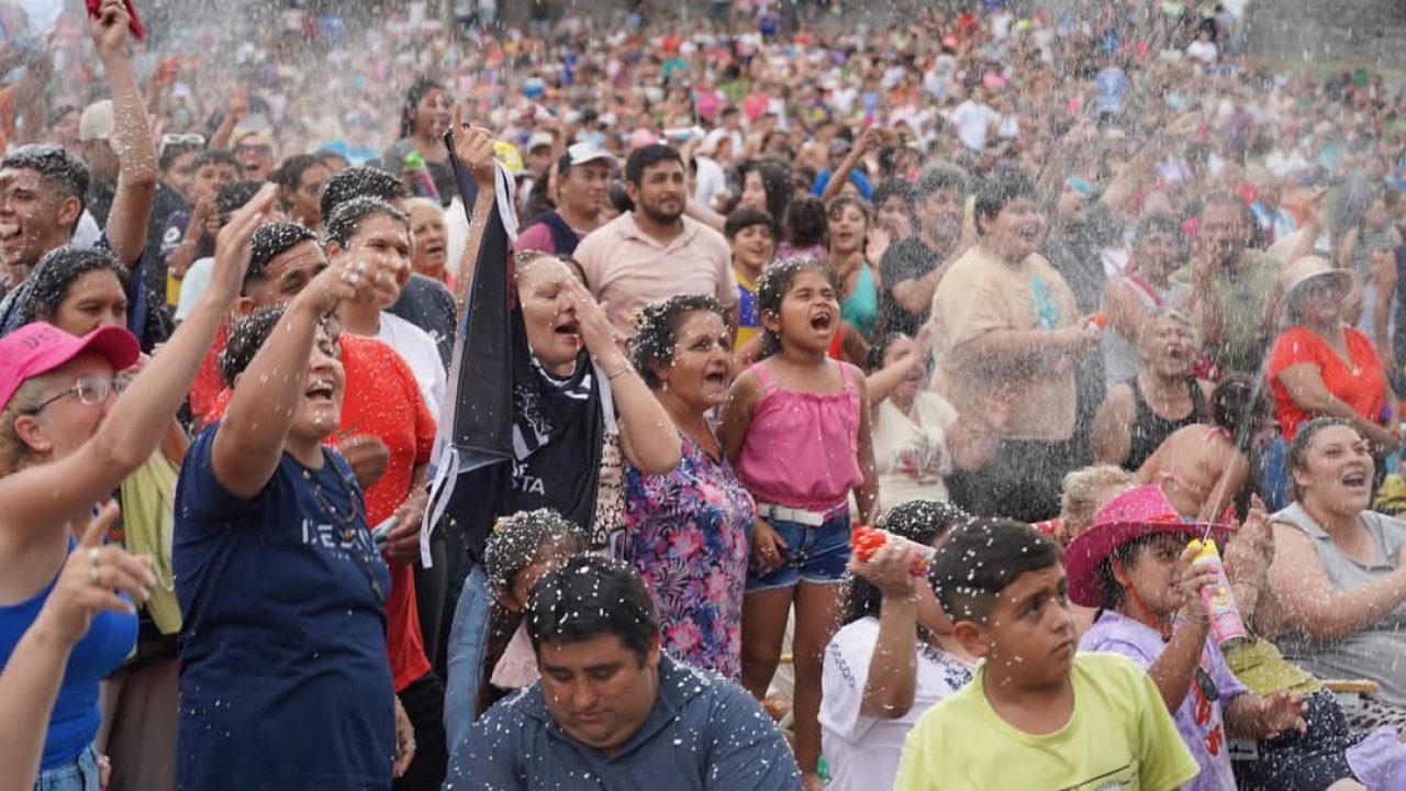 El Cadillal: Más de 50.000 personas disfrutaron del &quot;Carnaval de la Familia&quot;