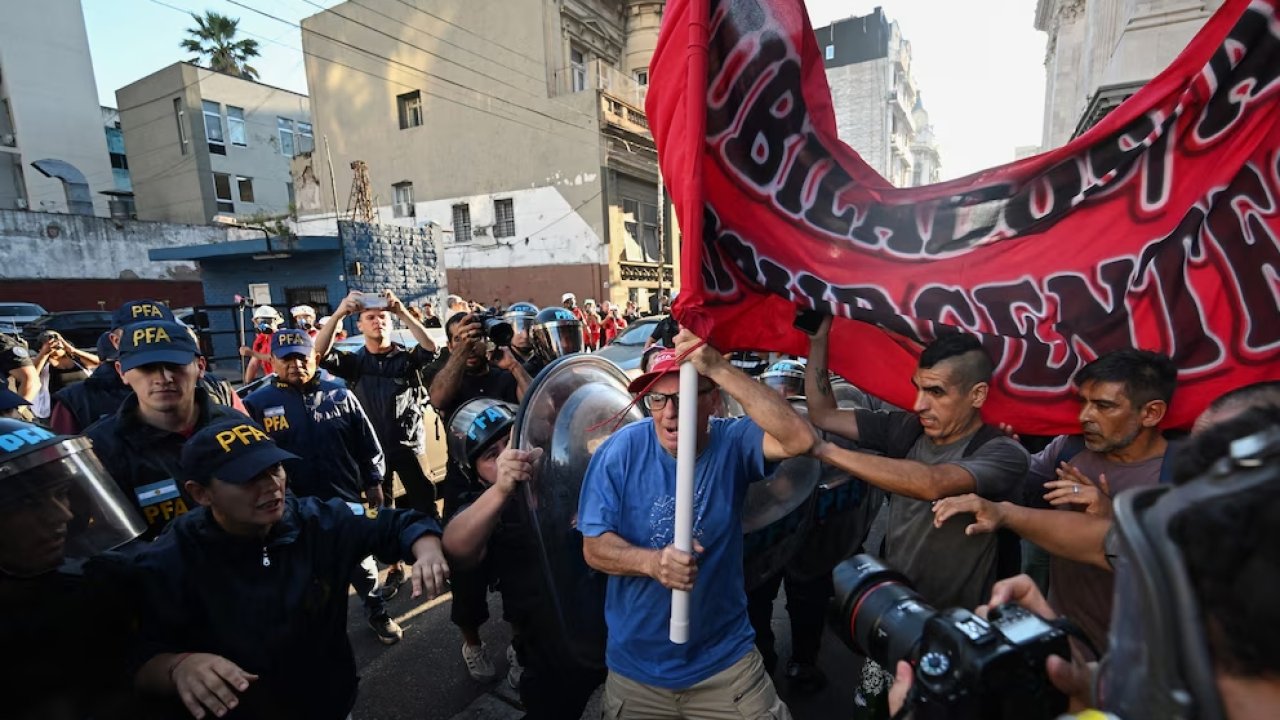 Incidentes en el Congreso por marcha de jubilados