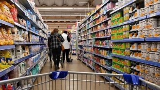 La inflación de febrero alcanzó el 2,4%, acumulando un 66,9% interanual