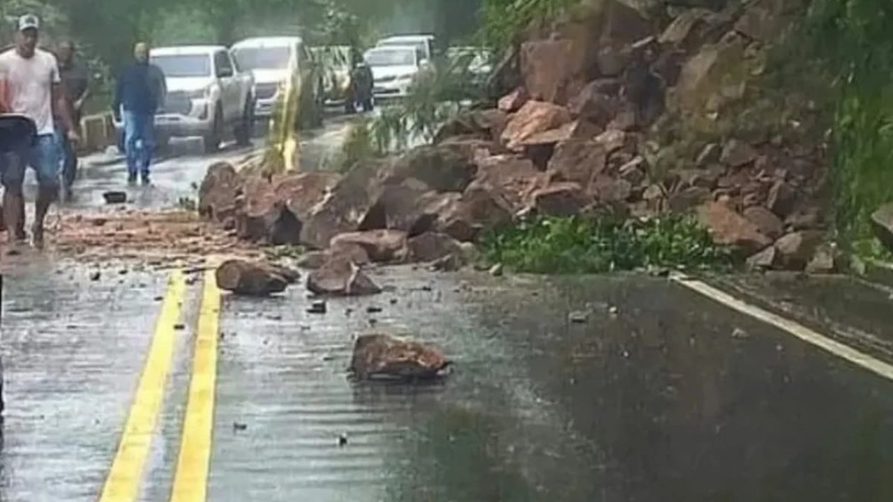 Corte total por derrumbe en la ruta que va hacia San Javier