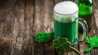 Día de San Patricio: Una cervecería de Tafí Viejo lanzó una cerveza artesanal verde 