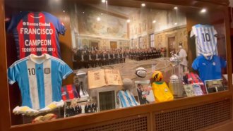 El "museo del fútbol" del Papa Francisco: de Messi a San Lorenzo