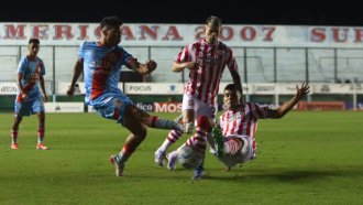San Martín de Tucumán derrotó por 1-0 a Arsenal en Sarandí