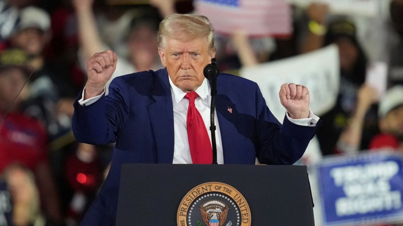 &quot;Apenas empezamos&quot;: Trump festejó sus 100 días con polémicos anuncios