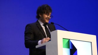Fin de estabilización: Milei usa frase de Maradona contra críticas al FMI