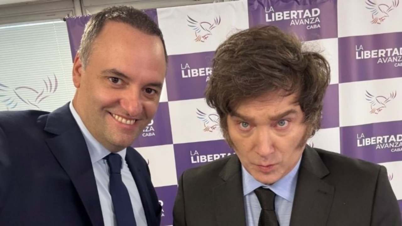 Milei respaldó a Adorni en un acto electoral 