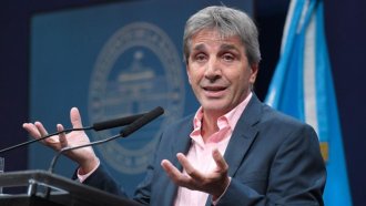 Caputo: “El modelo de seguir pagando salarios miserables se terminó”