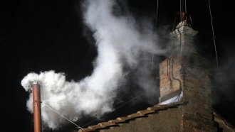 Cuáles son los químicos que determinan el color de las fumatas