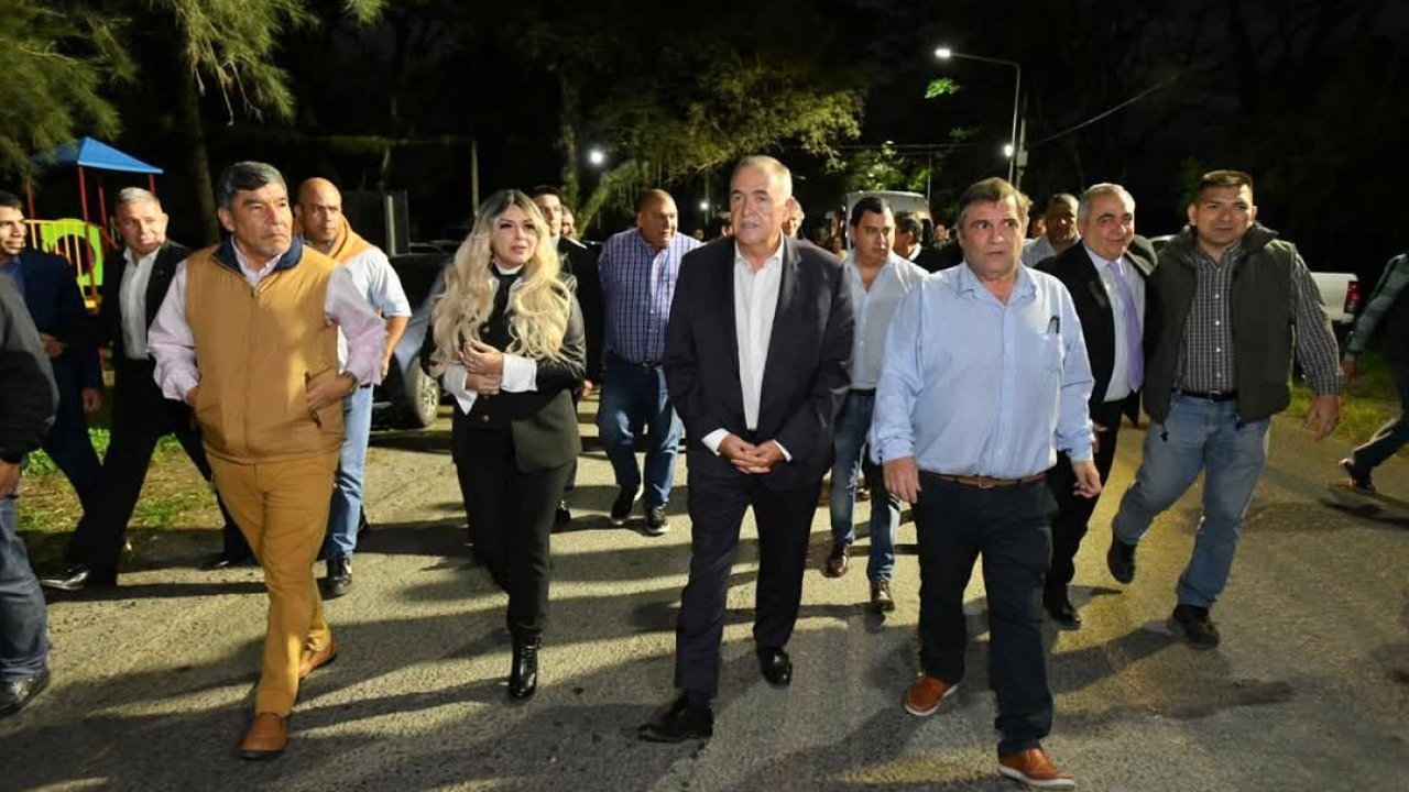 Jaldo supervisó obras de iluminación y agua potable