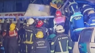 Un choque frontal entre un colectivo y un camión dejó víctimas fatales