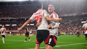 River goleó a Barracas Central y está en cuartos de final