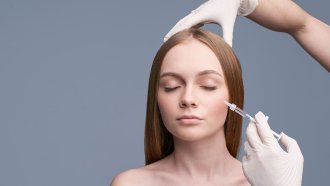 Cada vez más mujeres menores de 40 se someten a lifting y botox