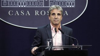 Luis Caputo anunció un superávit fiscal primario de $845.949 millones en abril 