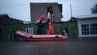 Más de 4.100 evacuados y volvieron a emitir alerta roja