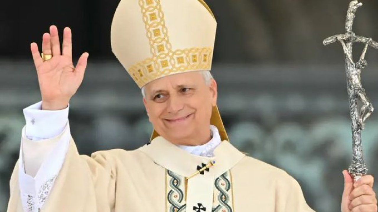 León XIV asumió el papado e hizo un llamado a construir una Iglesia unida