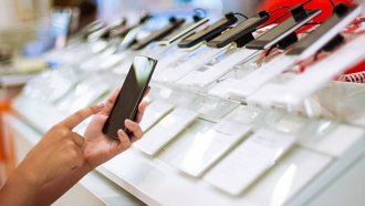 El Gobierno oficializó la reducción de aranceles para la importación de celulares 